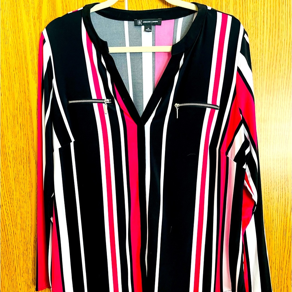 INC INTERNATIONAL CONCEPTS Multi Colored Blouse.